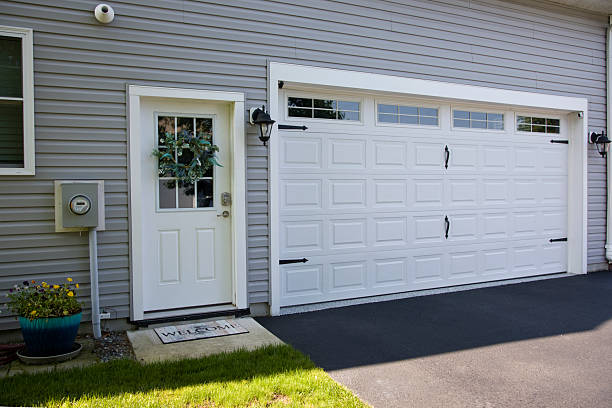 24/7 Emergency Garage Door Panel Replacement experts in Del City, OK